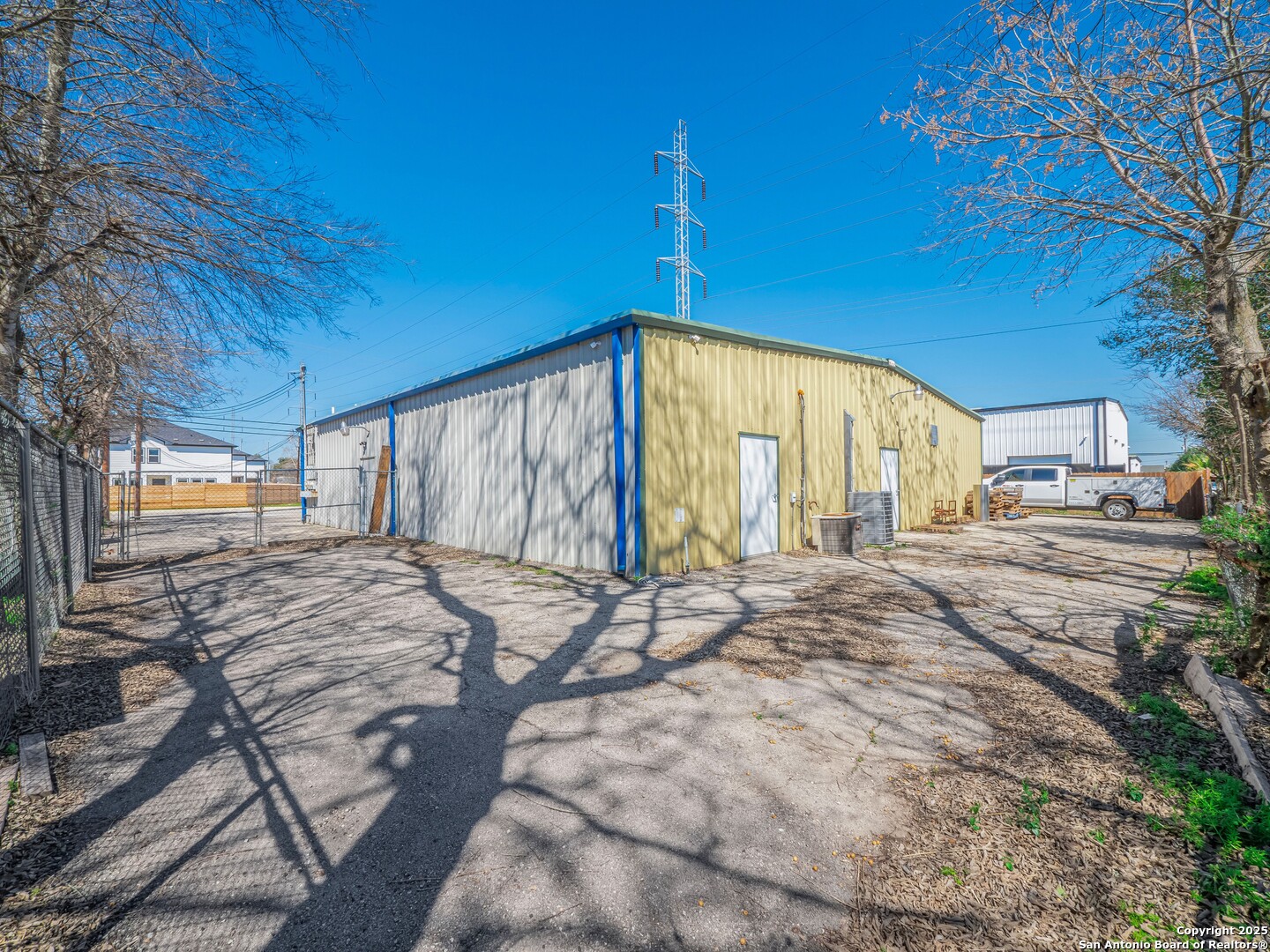 318 W Byrd Boulevard Universal City TX 78148