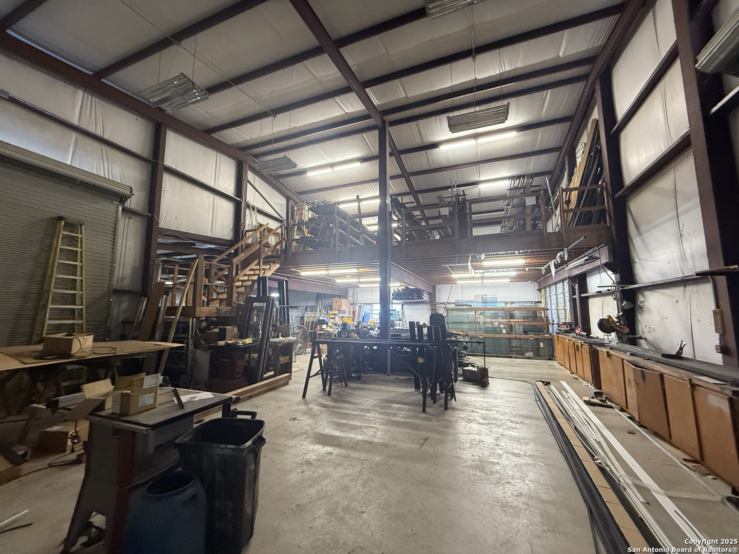 1237 W Oaklawn Pleasanton TX 78064