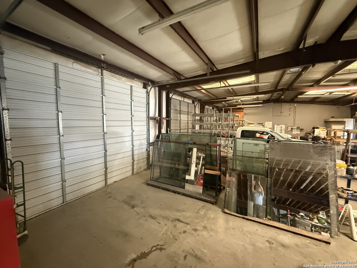 1237 W Oaklawn Pleasanton TX 78064