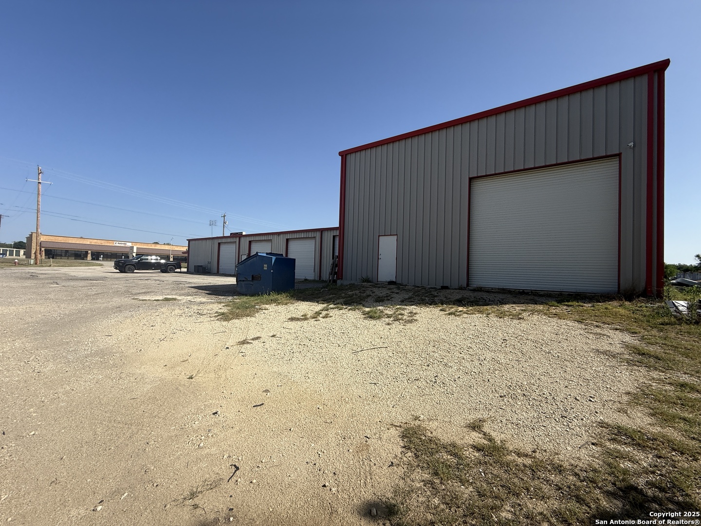 1237 W Oaklawn Pleasanton TX 78064