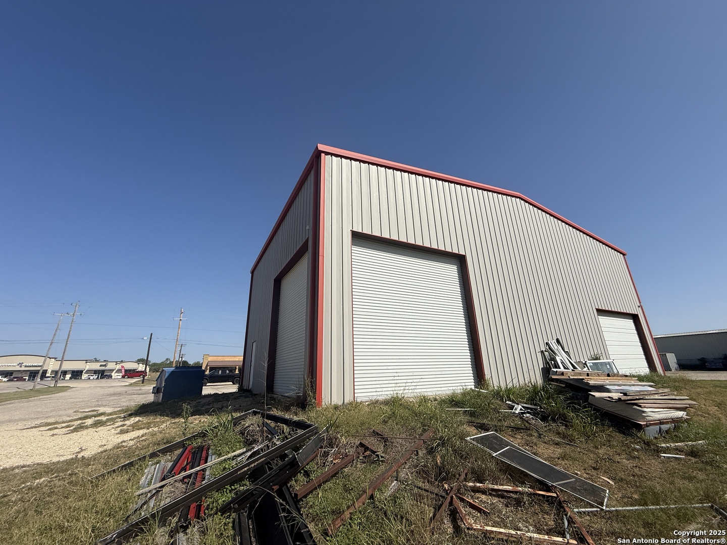 1237 W Oaklawn Pleasanton TX 78064