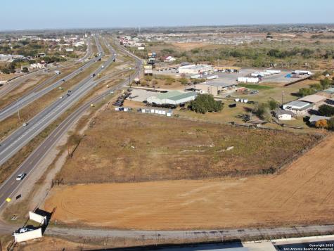 00 Ih 35 Lytle TX 78052