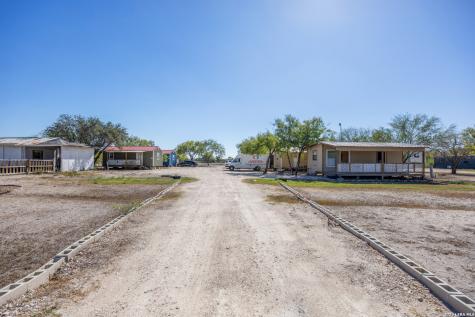 176 County Road 304 Orange Grove TX 78372
