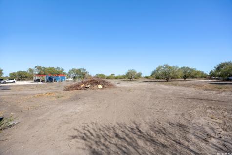 176 County Road 304 Orange Grove TX 78372