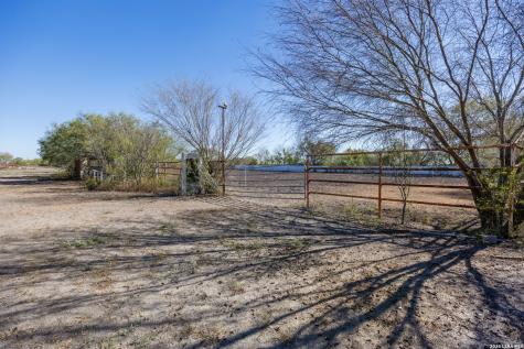176 County Road 304 Orange Grove TX 78372
