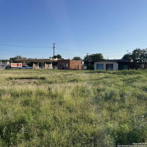 117 N Center Street Sabinal TX 78881