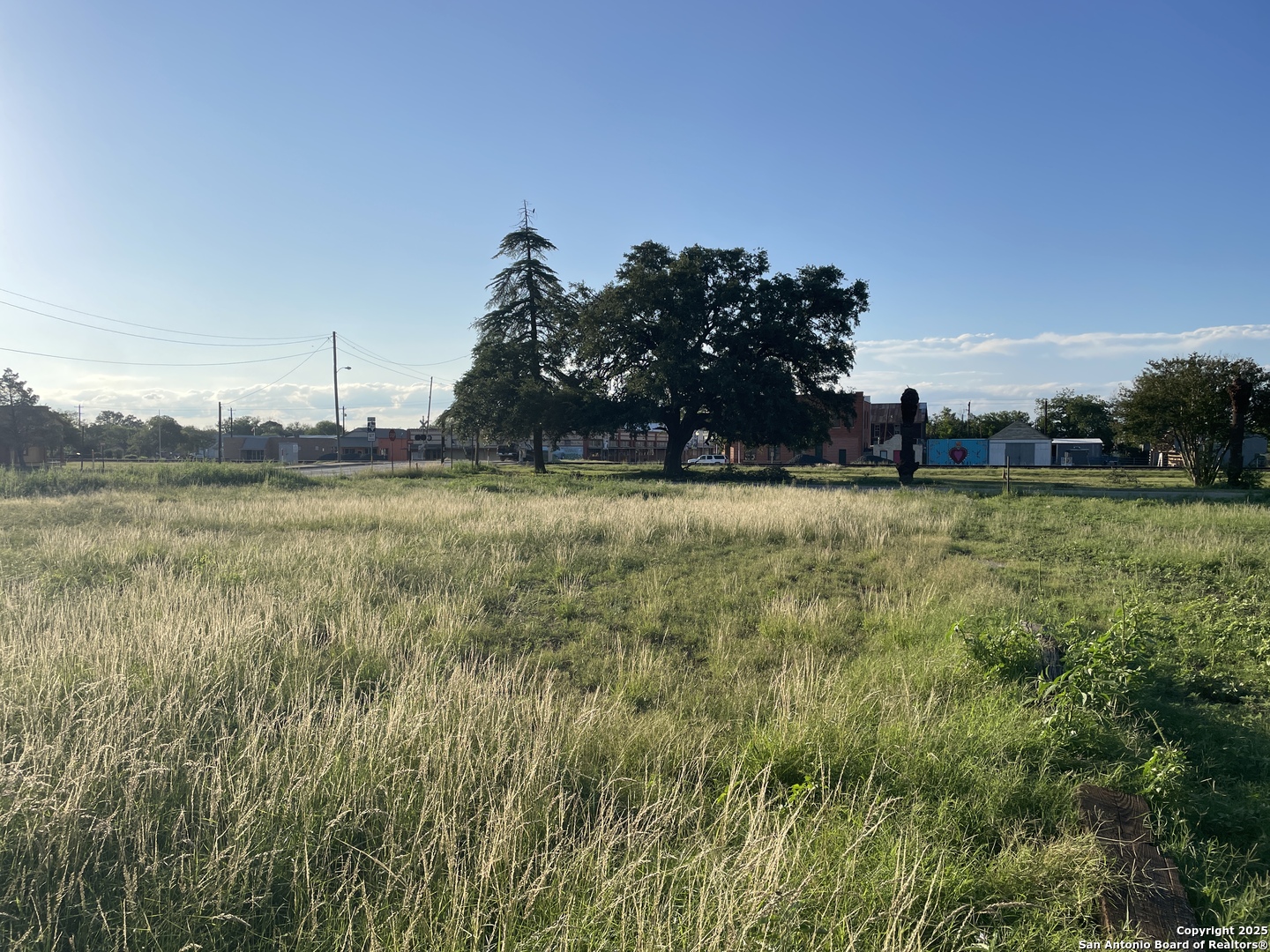 117 N Center Street Sabinal TX 78881