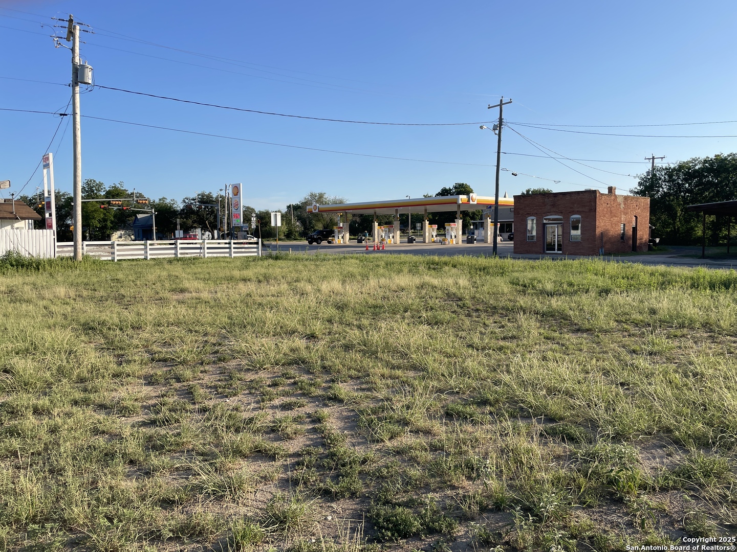 117 N Center Street Sabinal TX 78881