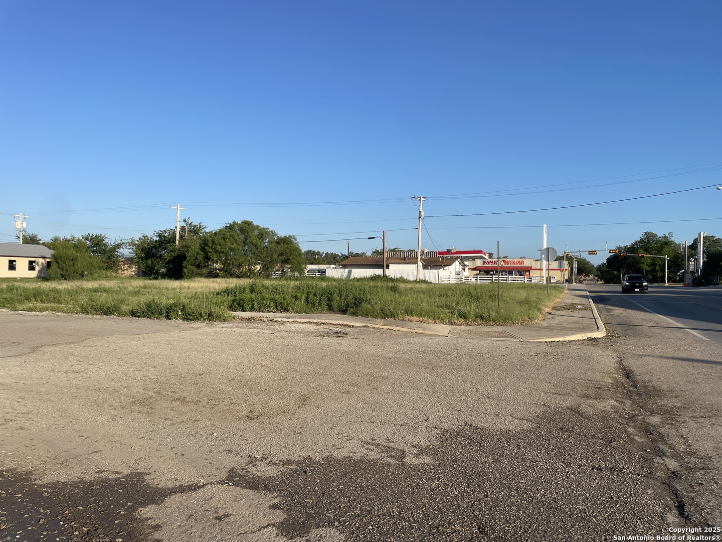 117 N Center Street Sabinal TX 78881