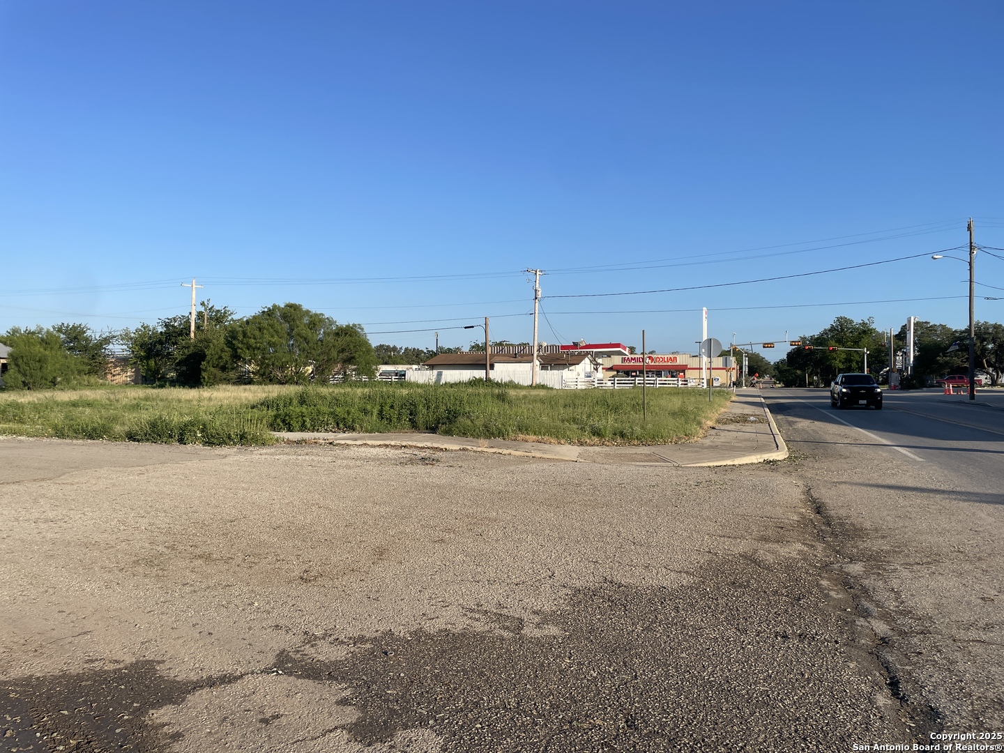 117 N Center Street Sabinal TX 78881