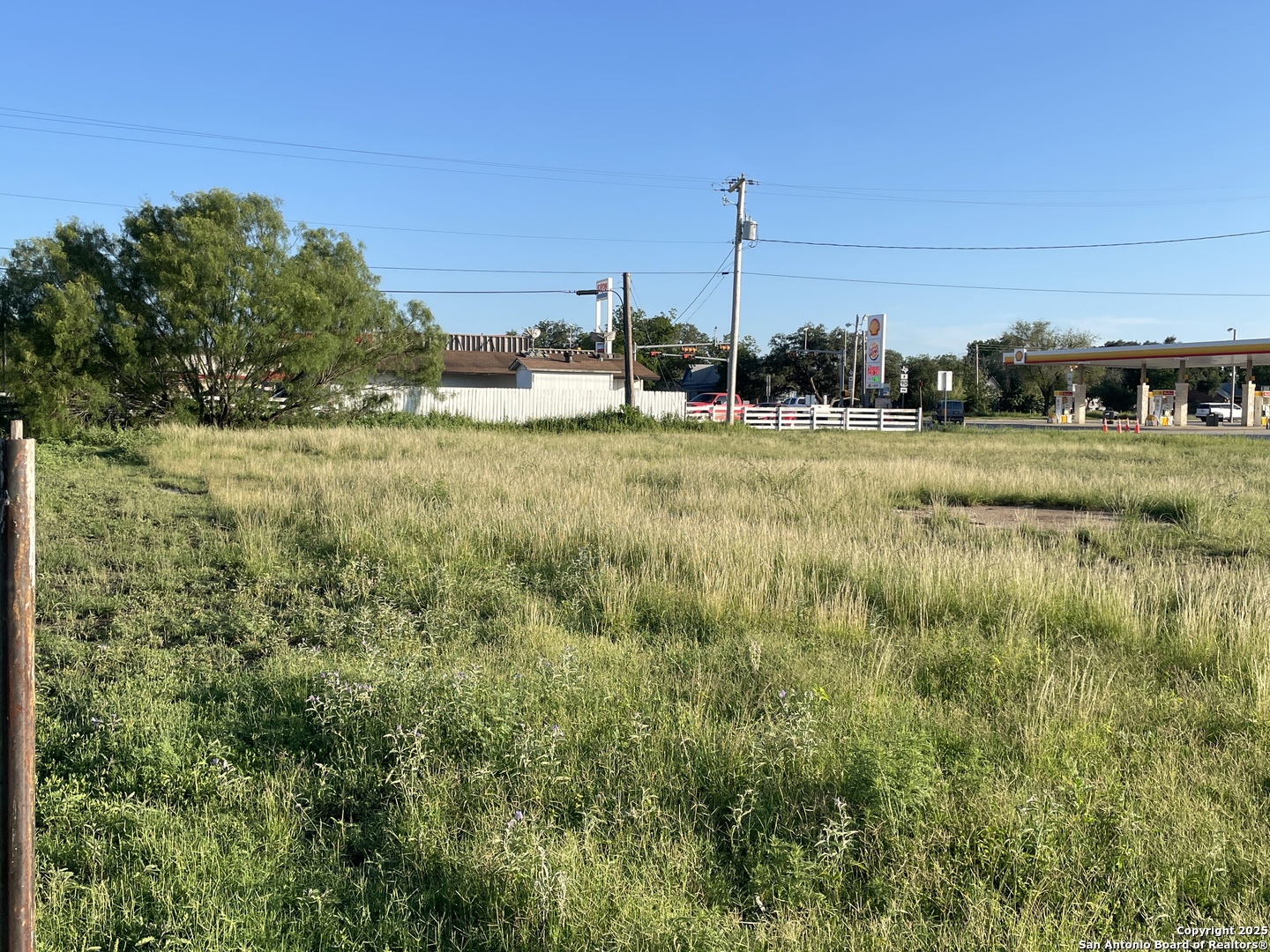 117 N Center Street Sabinal TX 78881