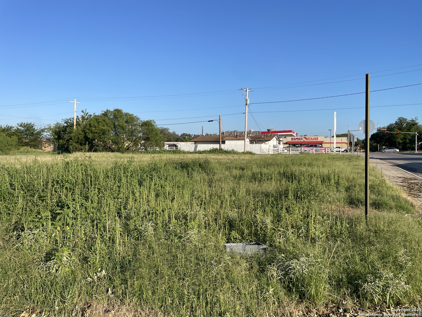 117 N Center Street Sabinal TX 78881