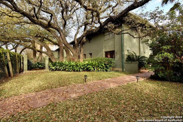 1807 La Sombra Drive San Antonio TX 78209