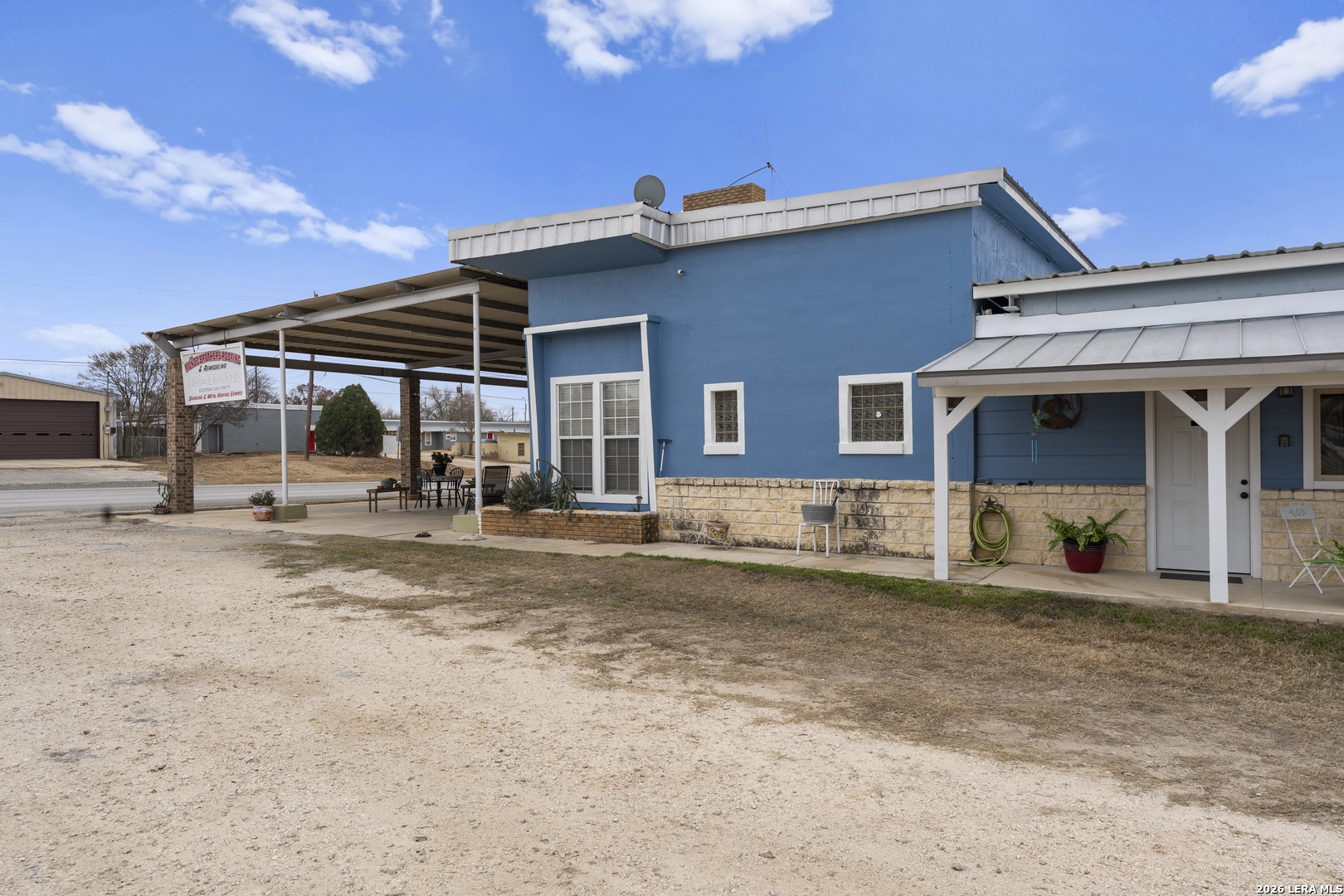 1871 State Highway 132 Natalia TX 78059