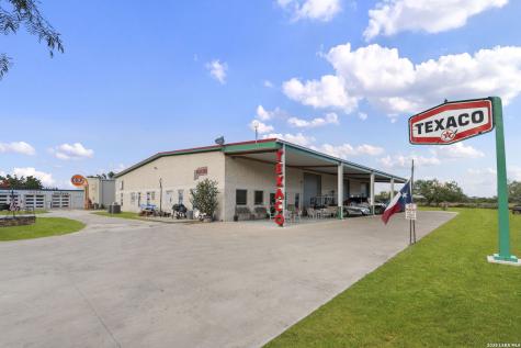 7914 S State Highway 16 Fredericksburg TX 78624