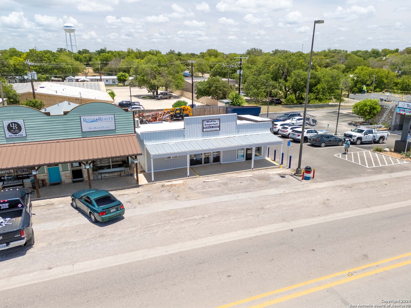 810 Main Street Bandera TX 78003