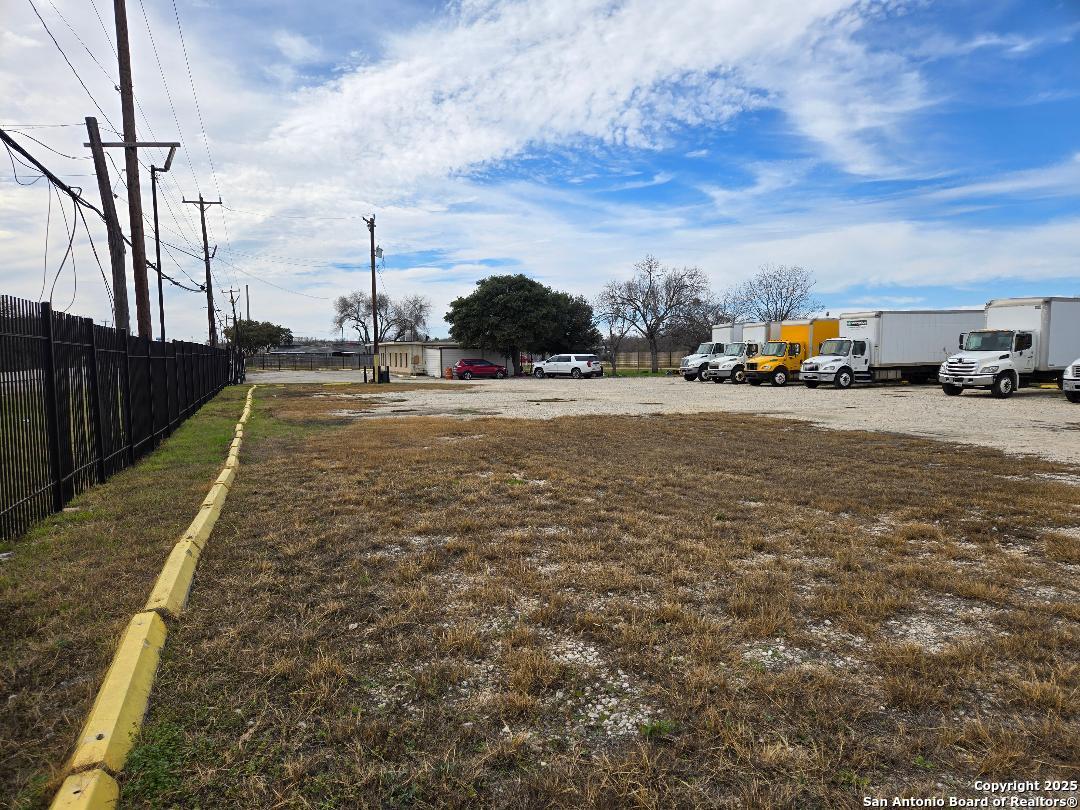 6123 Enrique M Barrera San Antonio TX 78227