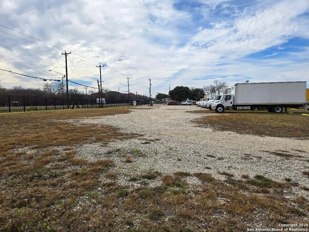 6123 Enrique M Barrera San Antonio TX 78227