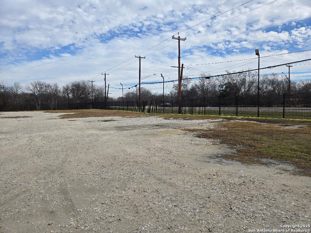 6123 Enrique M Barrera San Antonio TX 78227