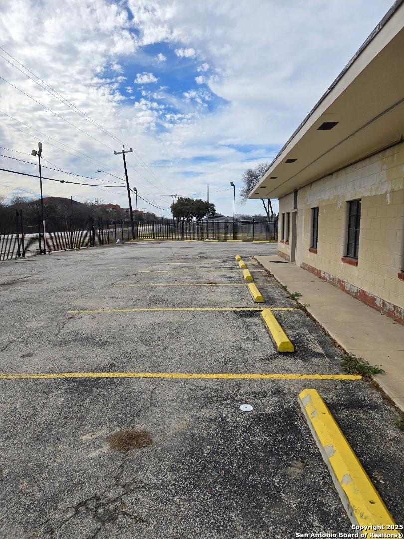 6123 Enrique M Barrera San Antonio TX 78227