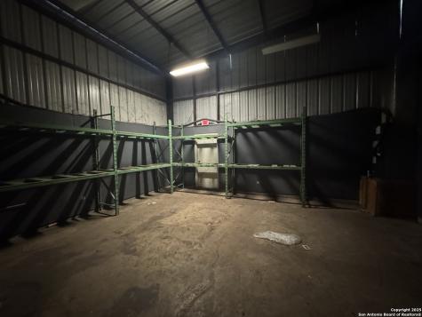 109 W Oak Uvalde TX 78801
