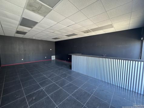 109 W Oak Uvalde TX 78801
