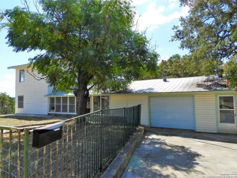 806 Blue Bill Cove Drive Lakehills TX 78063