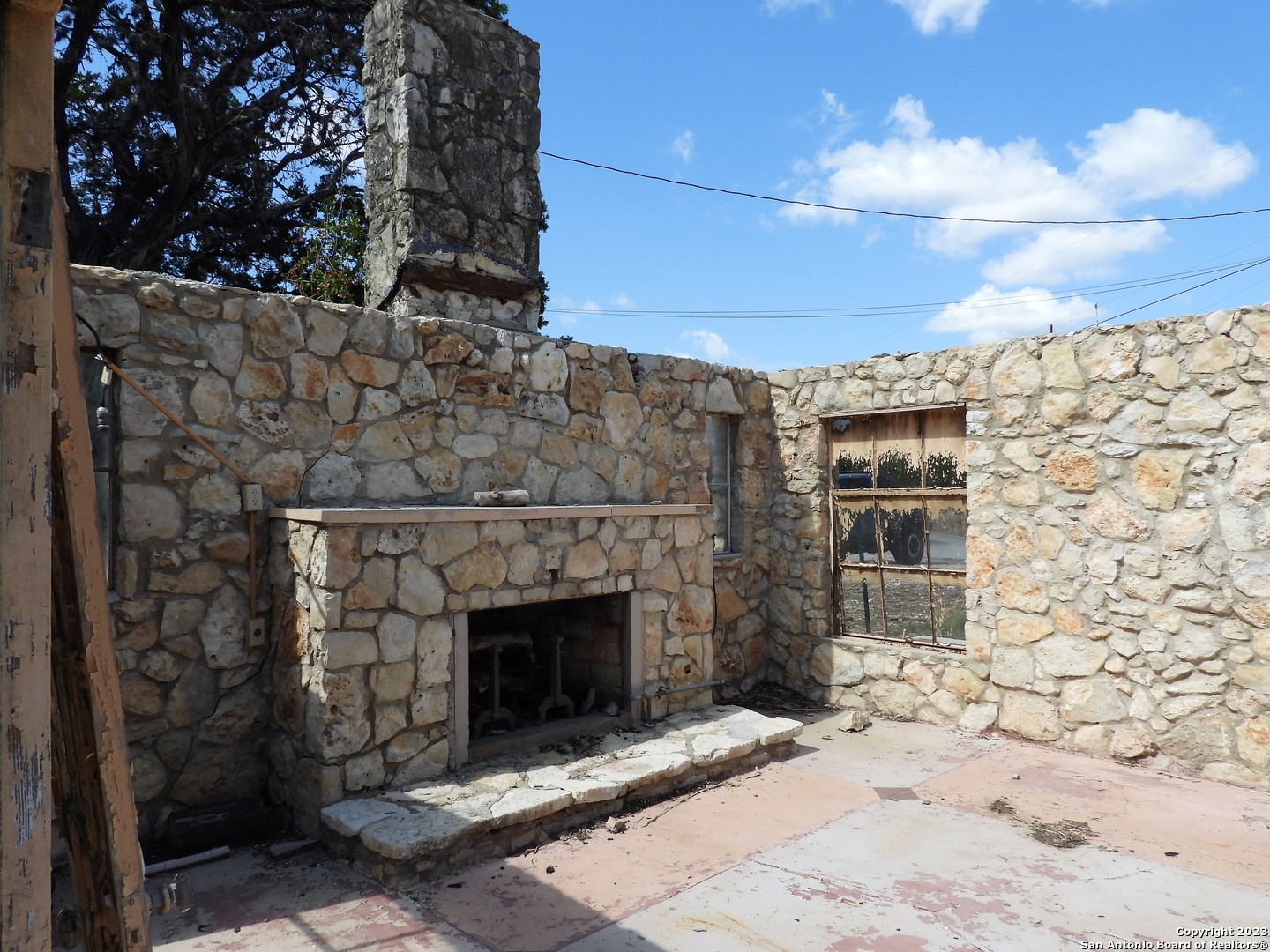 806 Blue Bill Cove Drive Lakehills TX 78063