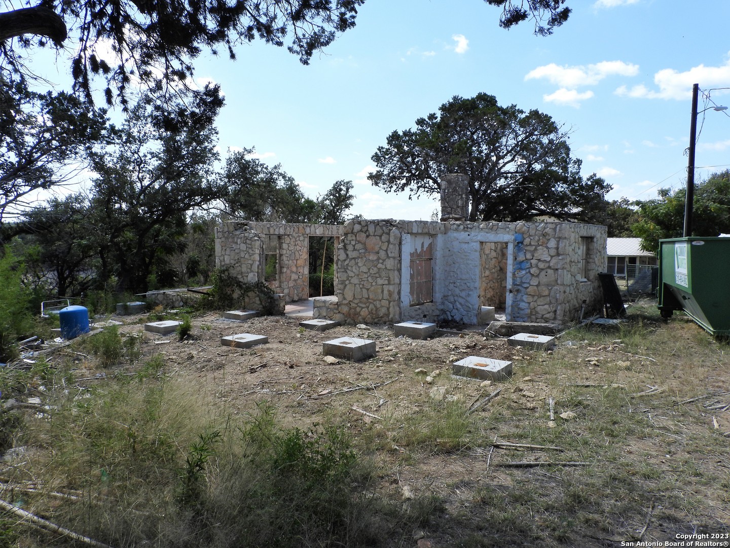 806 Blue Bill Cove Drive Lakehills TX 78063