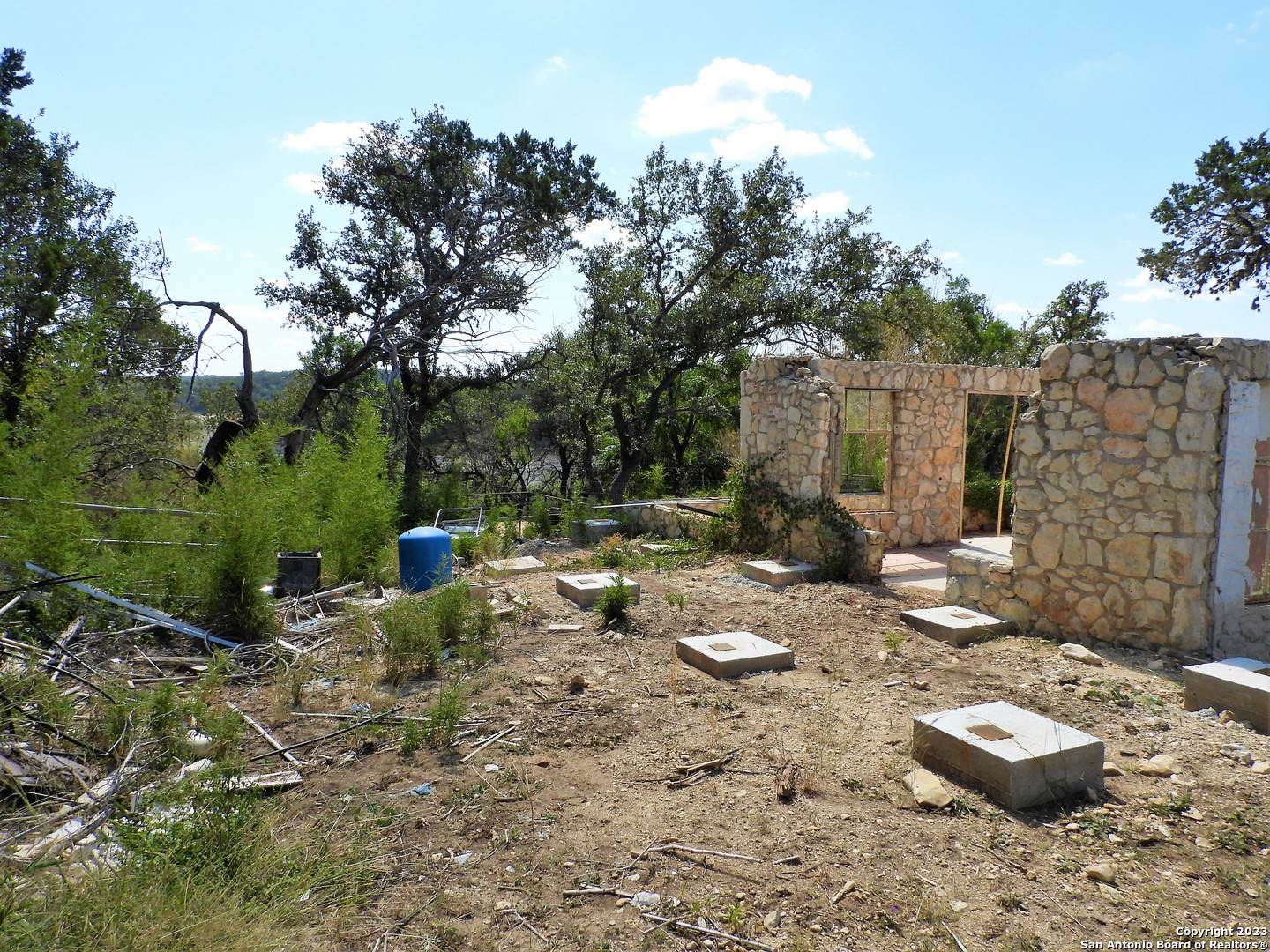 806 Blue Bill Cove Drive Lakehills TX 78063