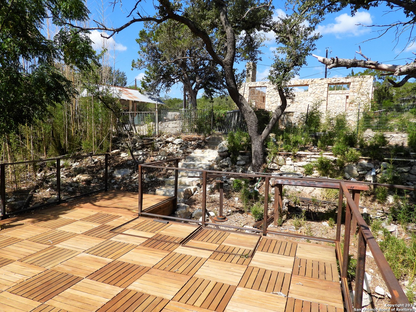 806 Blue Bill Cove Drive Lakehills TX 78063