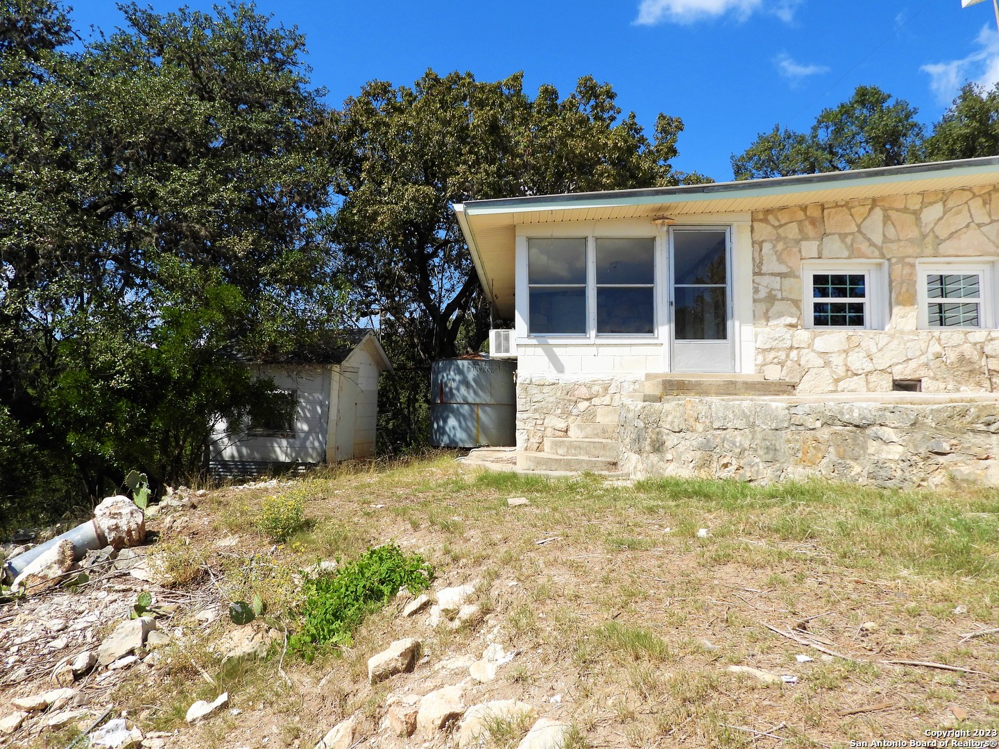 806 Blue Bill Cove Drive Lakehills TX 78063