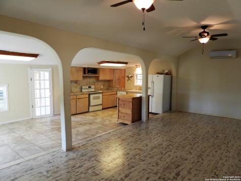 806 Blue Bill Cove Drive Lakehills TX 78063