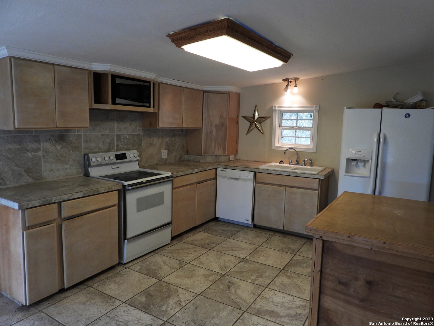 806 Blue Bill Cove Drive Lakehills TX 78063