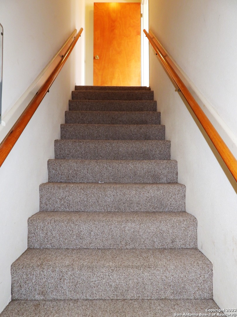 806 Blue Bill Cove Drive Lakehills TX 78063