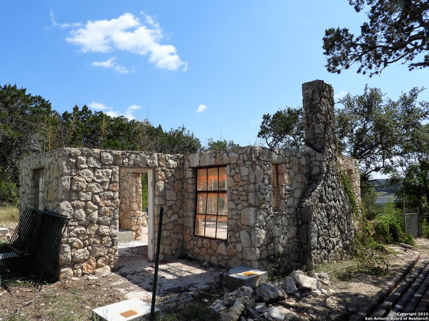 806 Blue Bill Cove Drive Lakehills TX 78063