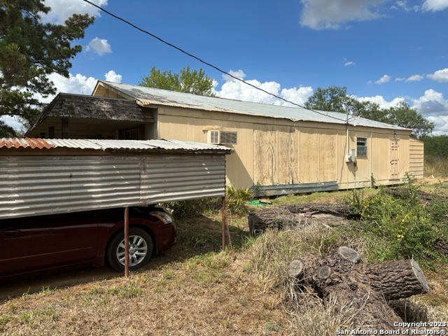 791 S Highway 16 Jourdanton TX 78026