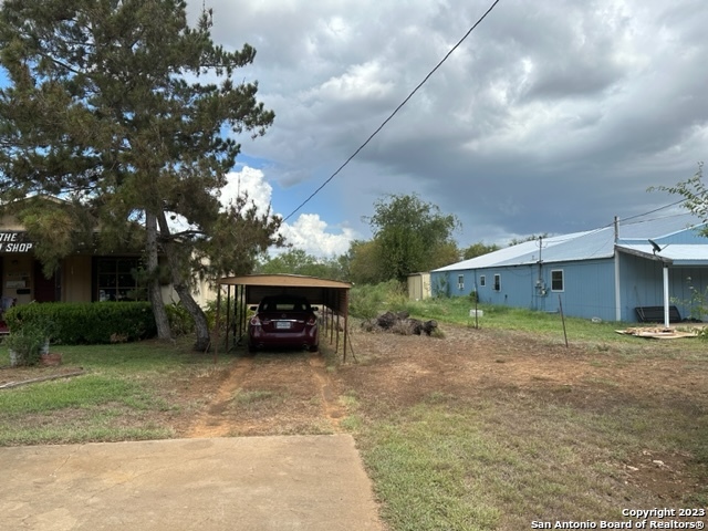 791 S Highway 16 Jourdanton TX 78026