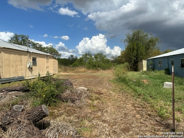 791 S Highway 16 Jourdanton TX 78026