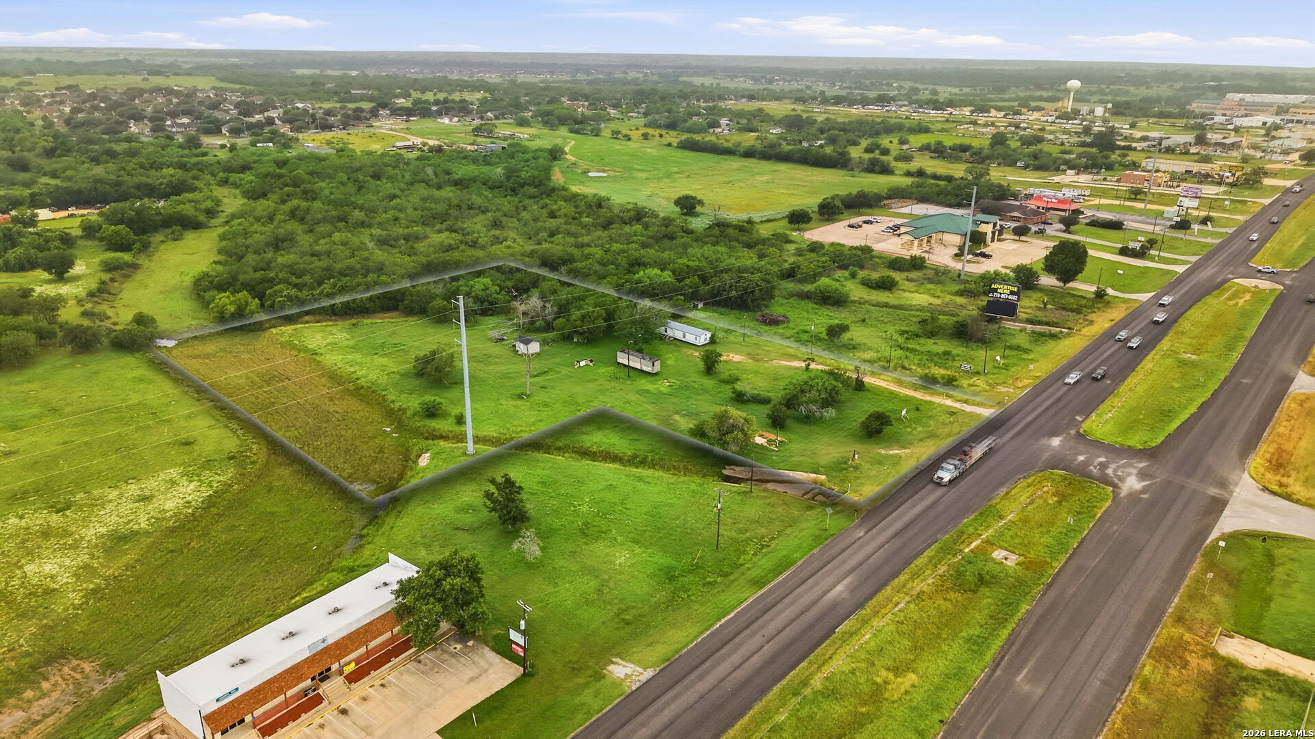 Tbd 10th Floresville TX 78114