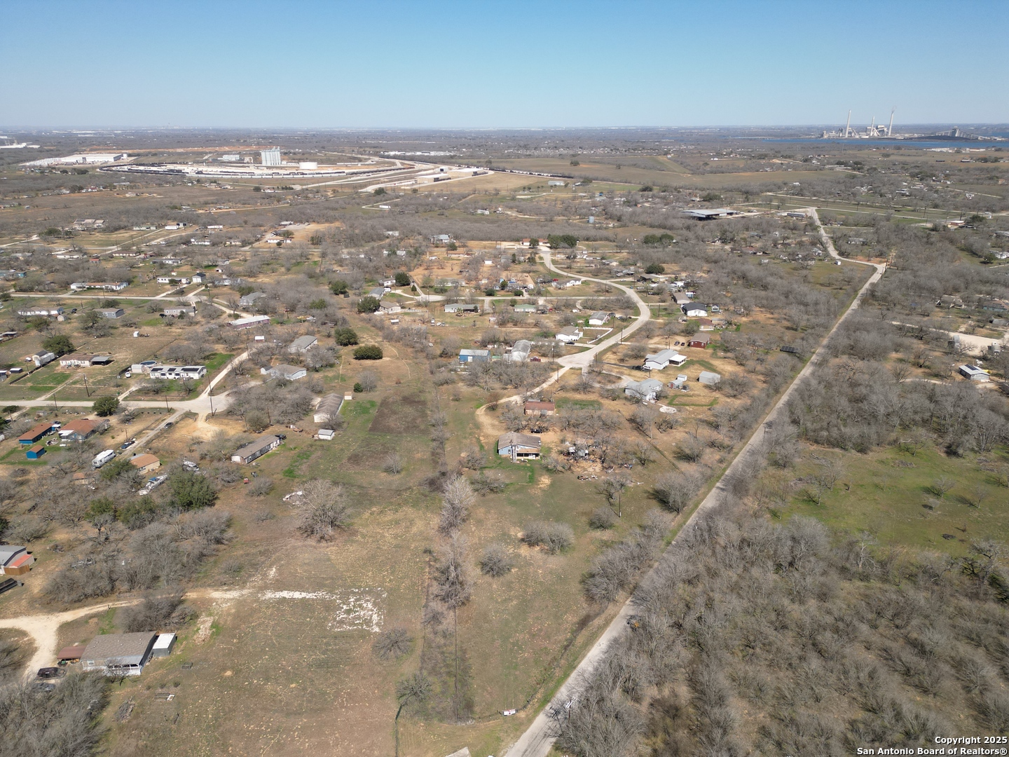 17423 Fx Ball Elmendorf TX 78112