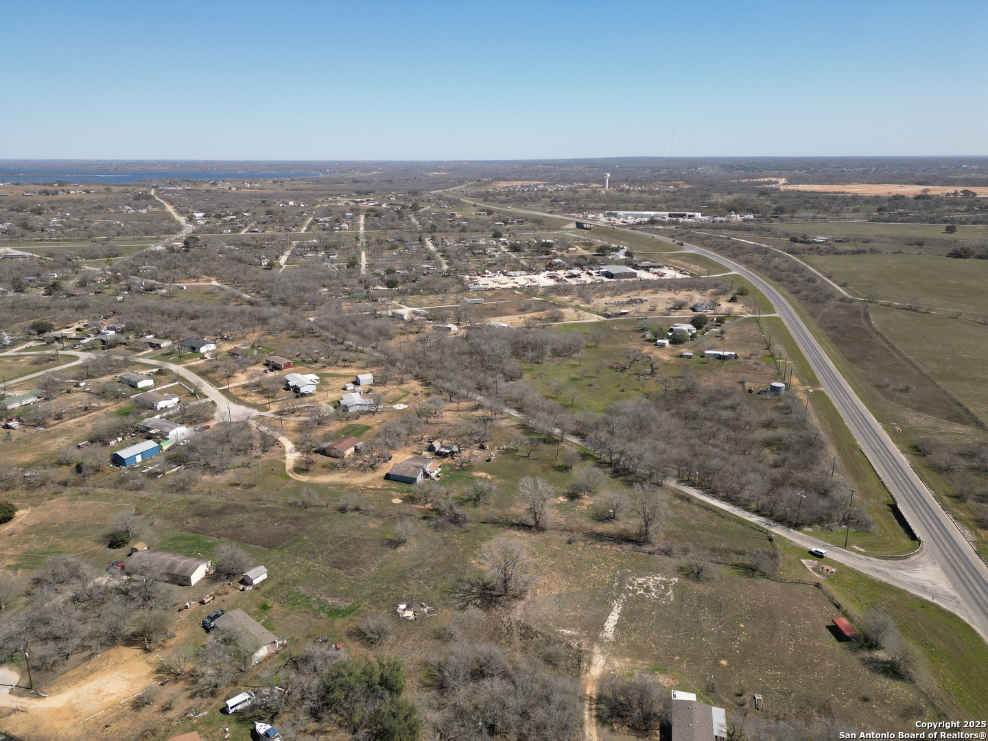 17423 Fx Ball Elmendorf TX 78112