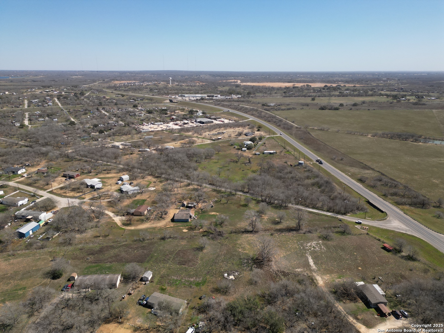 17423 Fx Ball Elmendorf TX 78112