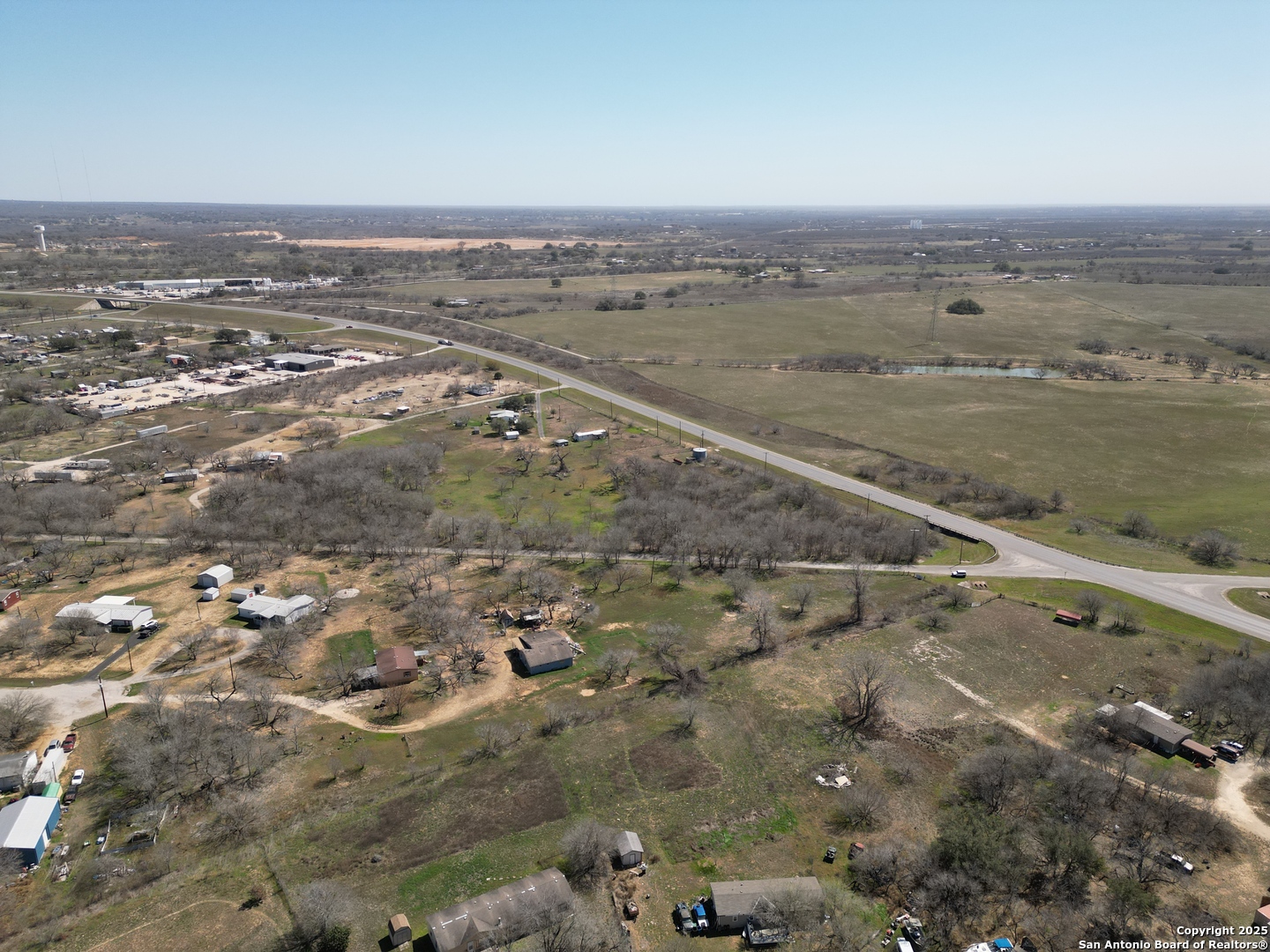 17423 Fx Ball Elmendorf TX 78112