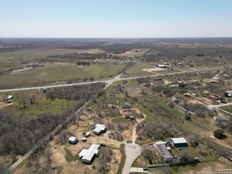 17423 Fx Ball Elmendorf TX 78112