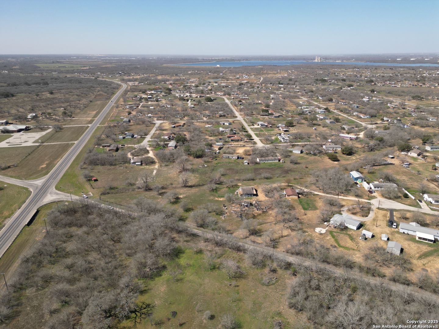 17423 Fx Ball Elmendorf TX 78112