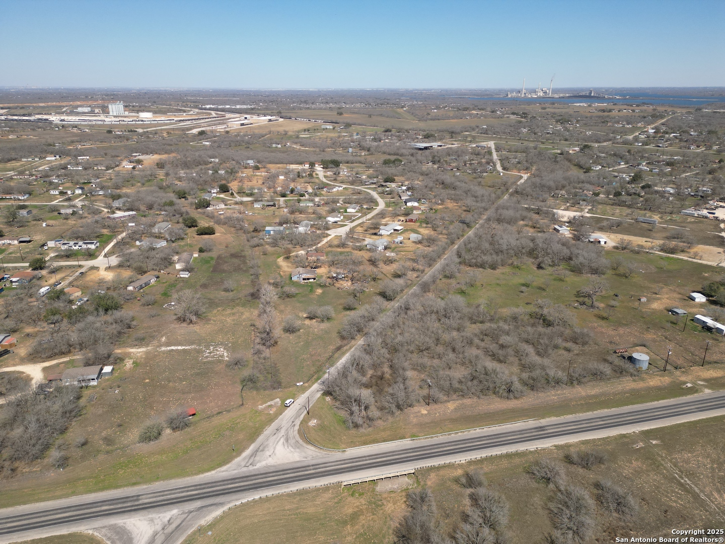 17423 Fx Ball Elmendorf TX 78112