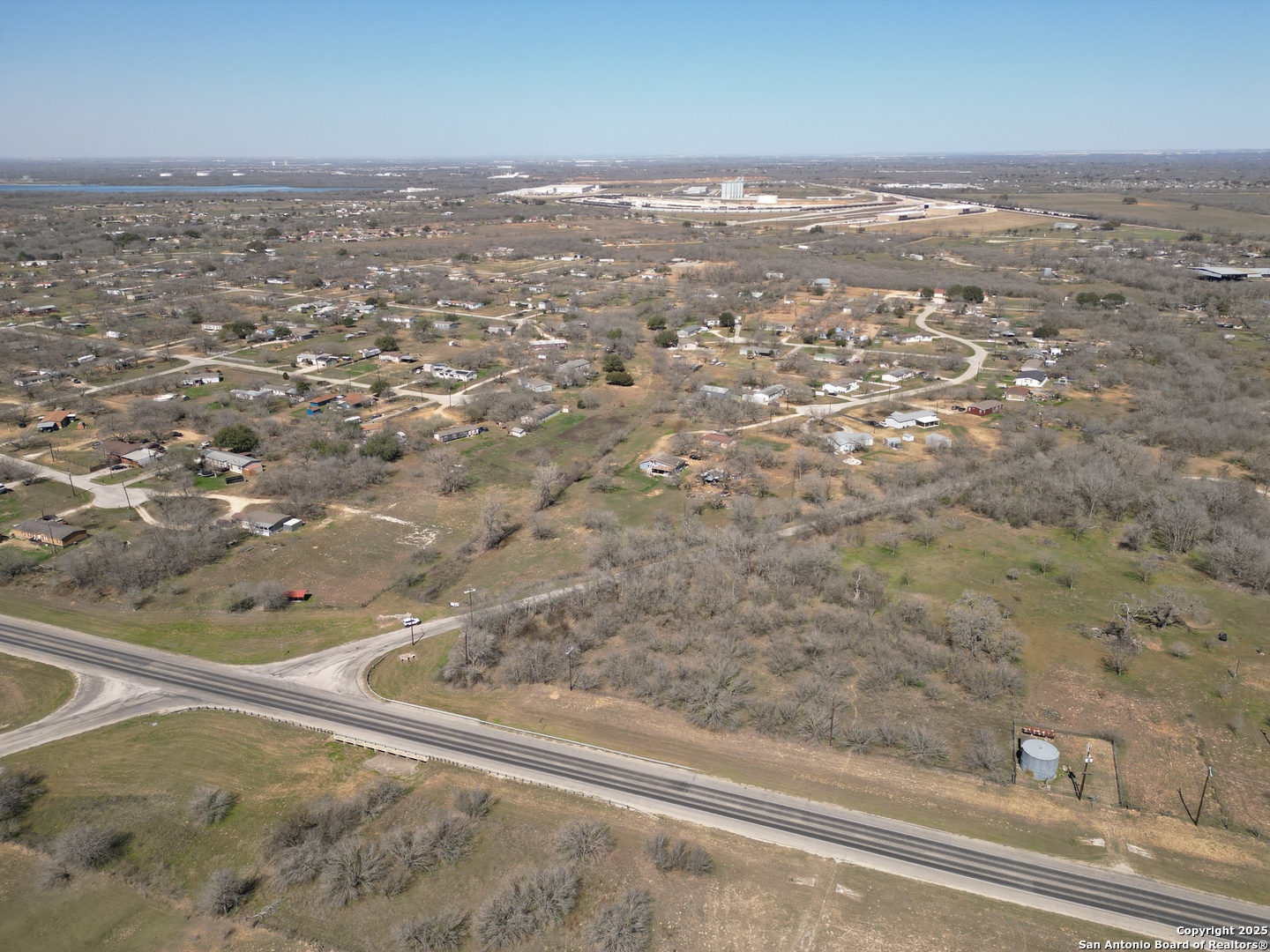 17423 Fx Ball Elmendorf TX 78112