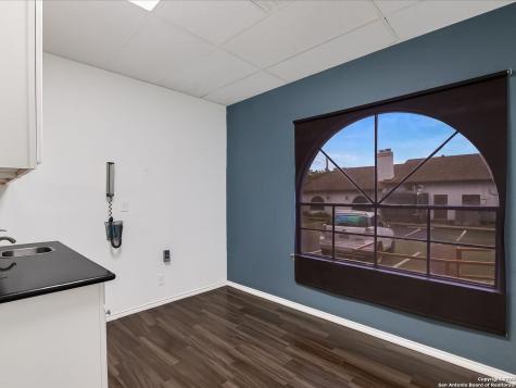 8265 Fredericksburg San Antonio TX 78229