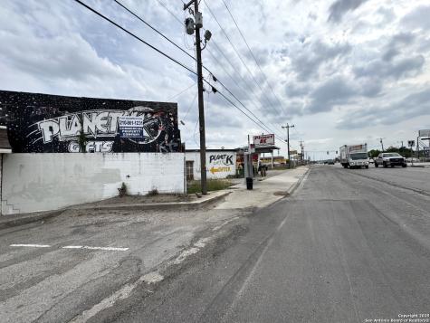 2122-2130 Austin Highway San Antonio TX 78218